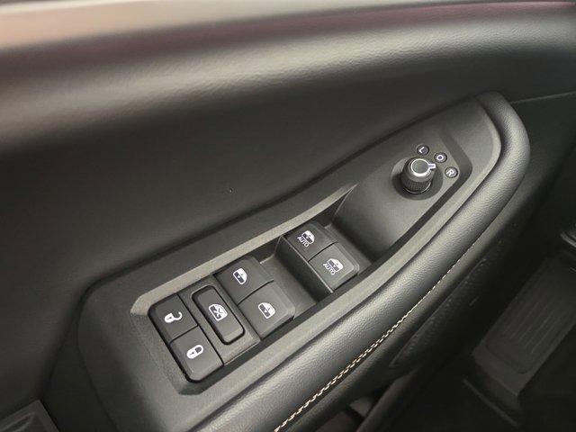 Photo of 2021 Diamond Black Jeep Grand Cherokee L