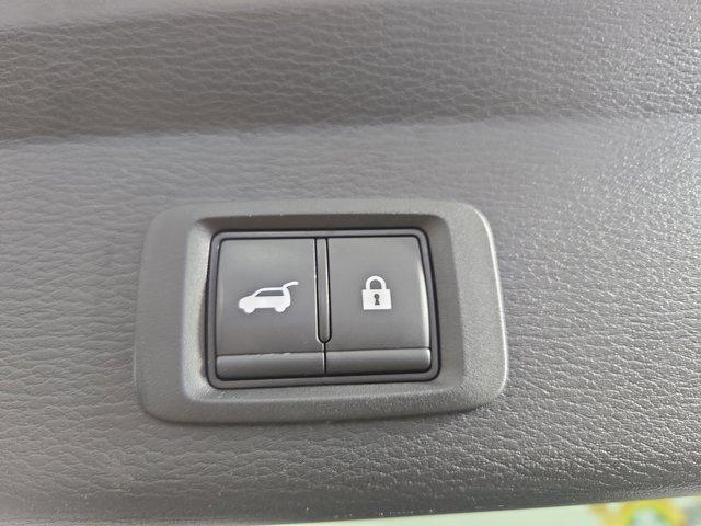 Photo of 2023 Alloy Silver Metallic Mitsubishi Outlander