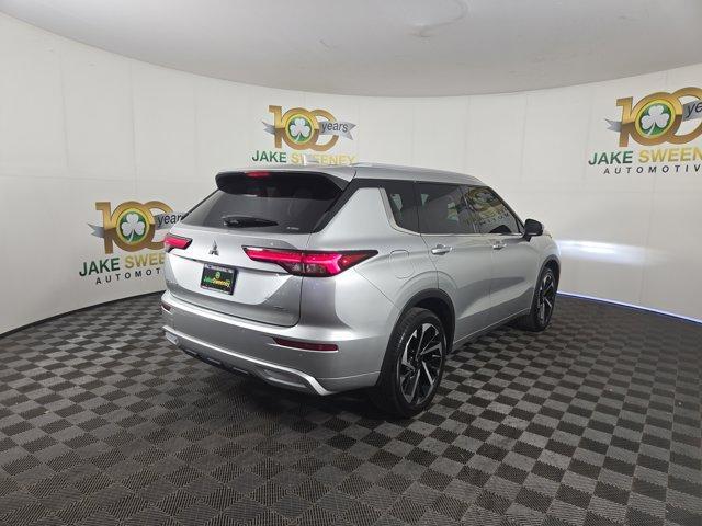 Photo of 2023 Alloy Silver Metallic Mitsubishi Outlander