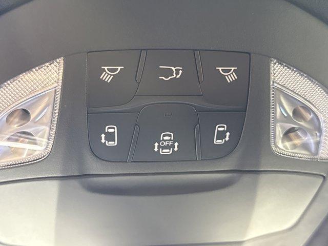 Photo of 2026 Bright White Clearcoat Chrysler Voyager