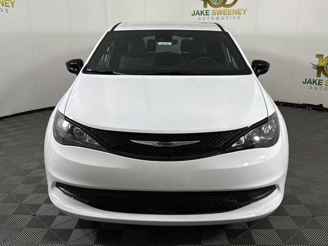Photo of 2026 Bright White Clearcoat Chrysler Voyager
