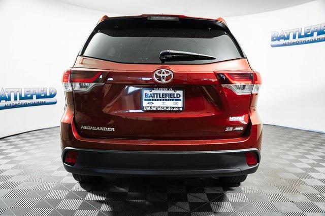 Photo of 2019 Salsa Red Pearl Toyota Highlander