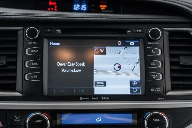 Photo of 2019 Salsa Red Pearl Toyota Highlander