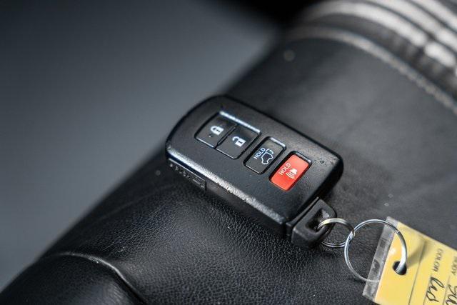 Photo of 2019 Salsa Red Pearl Toyota Highlander