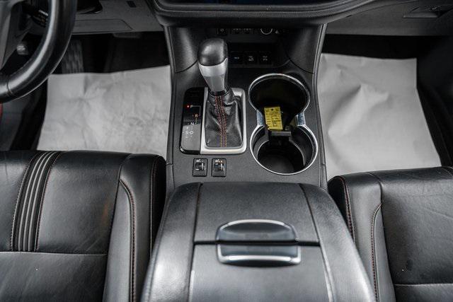 Photo of 2019 Salsa Red Pearl Toyota Highlander