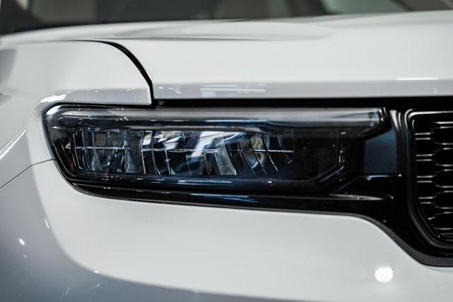 Photo of 2022 Bright White Clearcoat Jeep Grand Cherokee L