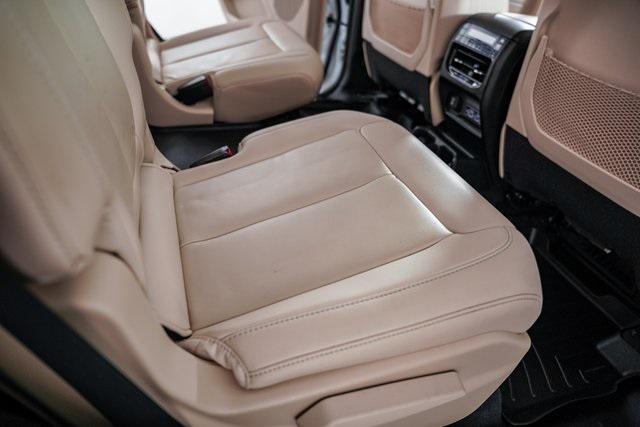 Photo of 2022 Bright White Clearcoat Jeep Grand Cherokee L