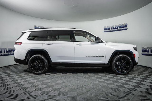 Photo of 2022 Bright White Clearcoat Jeep Grand Cherokee L