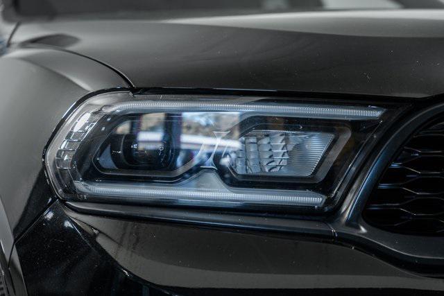 Photo of 2024 DB Black Crystal Clearcoat Dodge Durango