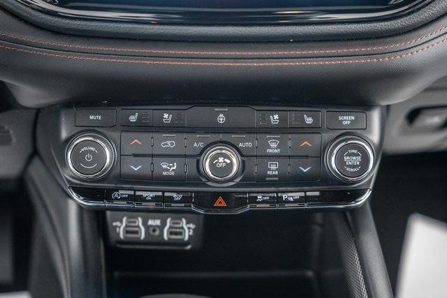 Photo of 2024 DB Black Crystal Clearcoat Dodge Durango