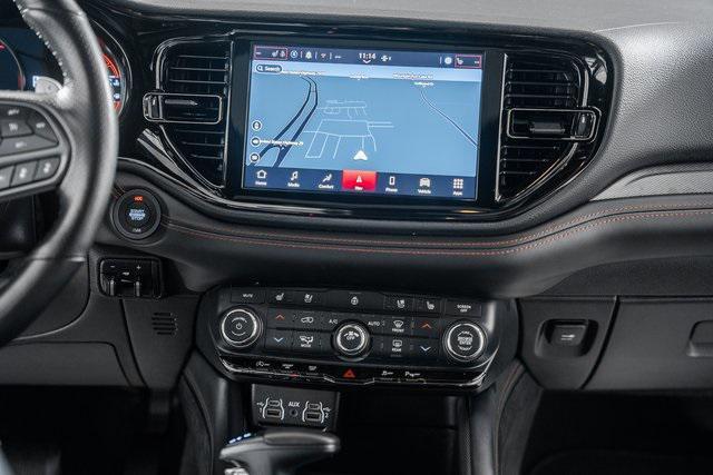 Photo of 2024 DB Black Crystal Clearcoat Dodge Durango