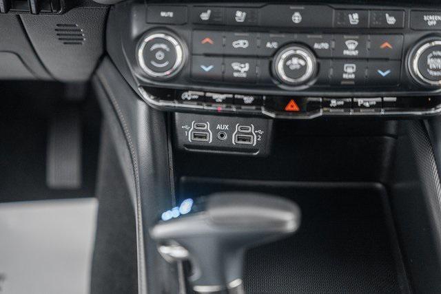 Photo of 2024 DB Black Crystal Clearcoat Dodge Durango