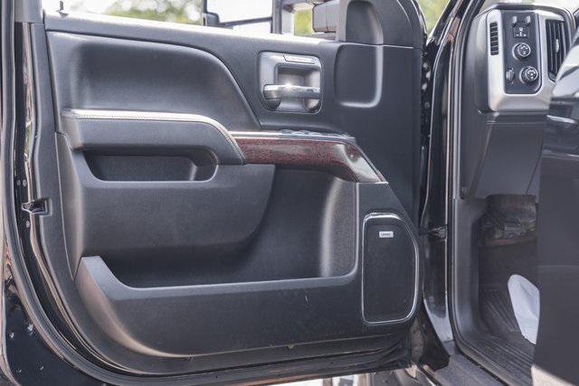 Photo of 2016 Onyx Black GMC Sierra 3500