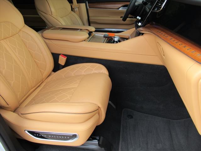 Photo of 2025 Bright White Clearcoat Jeep Grand Wagoneer