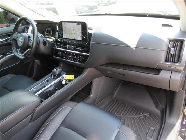 Photo of 2023 Super Black Nissan Pathfinder