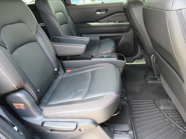 Photo of 2023 Super Black Nissan Pathfinder