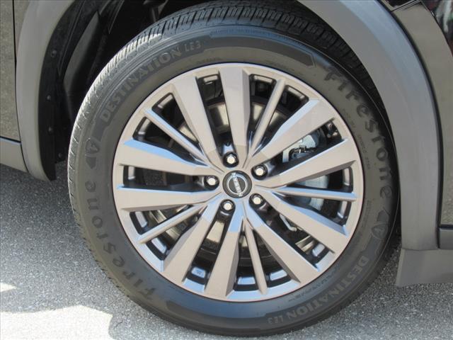 Photo of 2023 Super Black Nissan Pathfinder