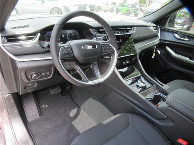 Photo of 2025 Baltic Gray Metallic Clearcoat Jeep Grand Cherokee L