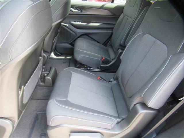 Photo of 2025 Baltic Gray Metallic Clearcoat Jeep Grand Cherokee L