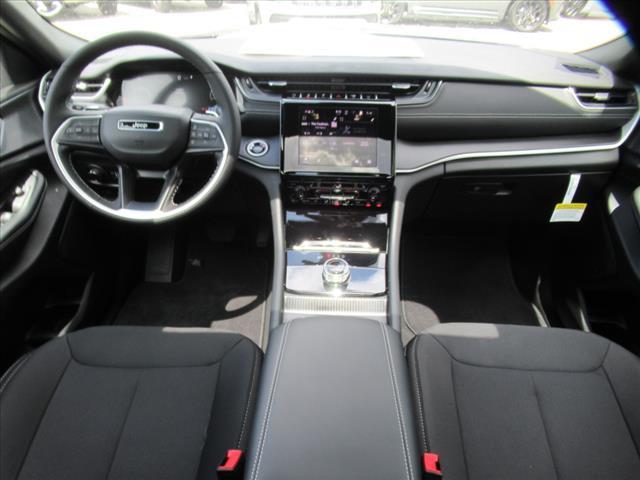 Photo of 2025 Baltic Gray Metallic Clearcoat Jeep Grand Cherokee L
