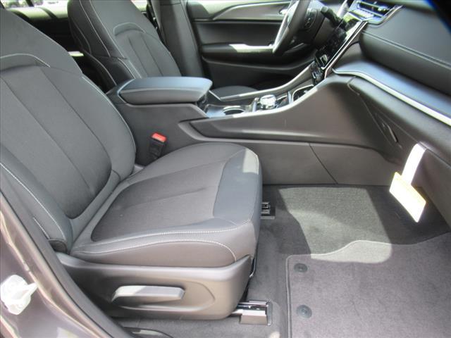 Photo of 2025 Baltic Gray Metallic Clearcoat Jeep Grand Cherokee L