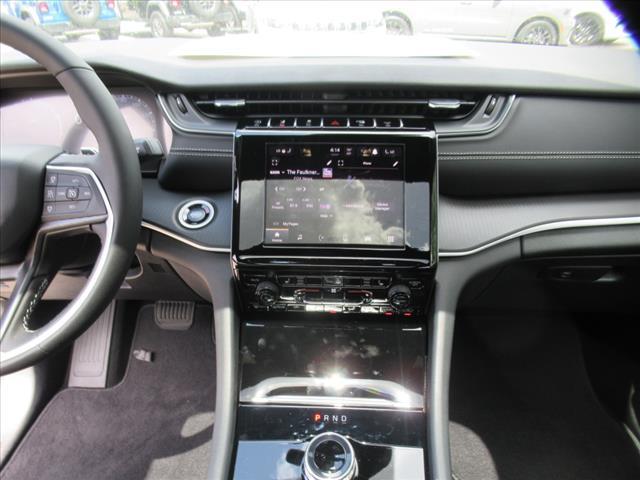 Photo of 2025 Baltic Gray Metallic Clearcoat Jeep Grand Cherokee L