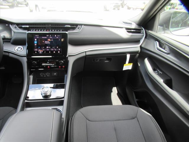Photo of 2025 Bright White Clearcoat Jeep Grand Cherokee L