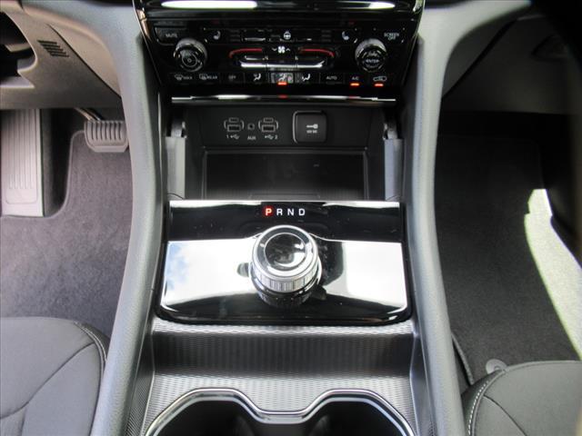 Photo of 2025 Bright White Clearcoat Jeep Grand Cherokee L