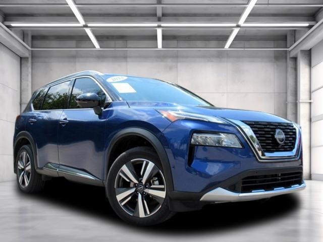 Photo of 2023 Caspian Blue Metallic/Super Black Nissan Rogue