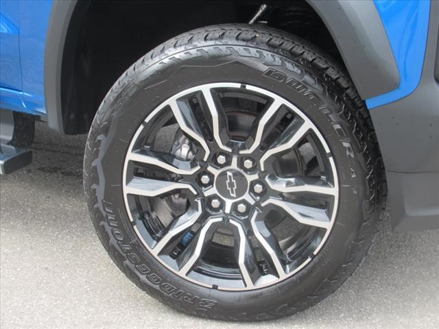 Photo of 2023 Glacier Blue Metallic Chevrolet Colorado