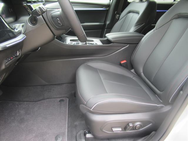 Photo of 2025 Silver Zynith Clearcoat Jeep Wagoneer S