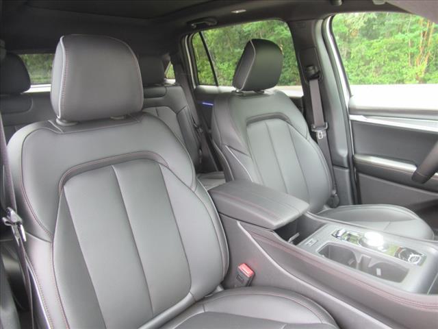 Photo of 2025 Silver Zynith Clearcoat Jeep Wagoneer S