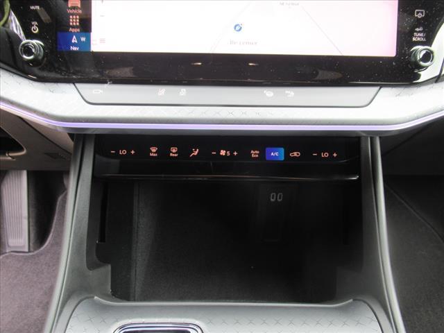 Photo of 2025 Silver Zynith Clearcoat Jeep Wagoneer S