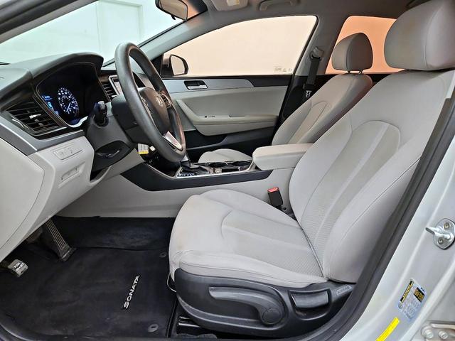 Photo of 2018 Silver Hyundai SONATA