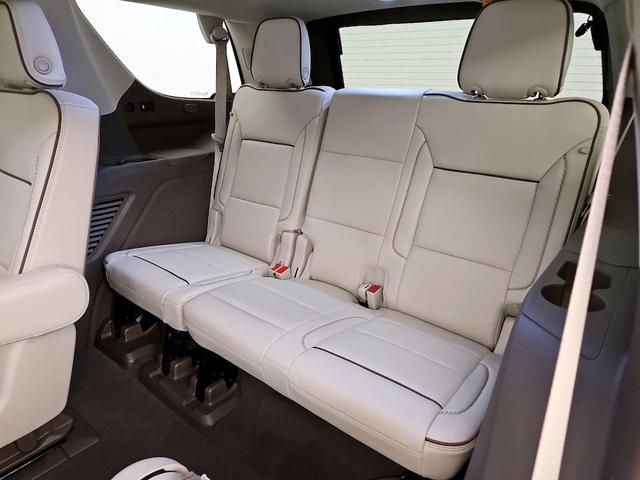 Photo of 2023 Red GMC Yukon