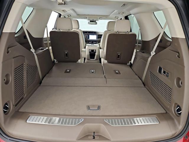 Photo of 2023 Red GMC Yukon