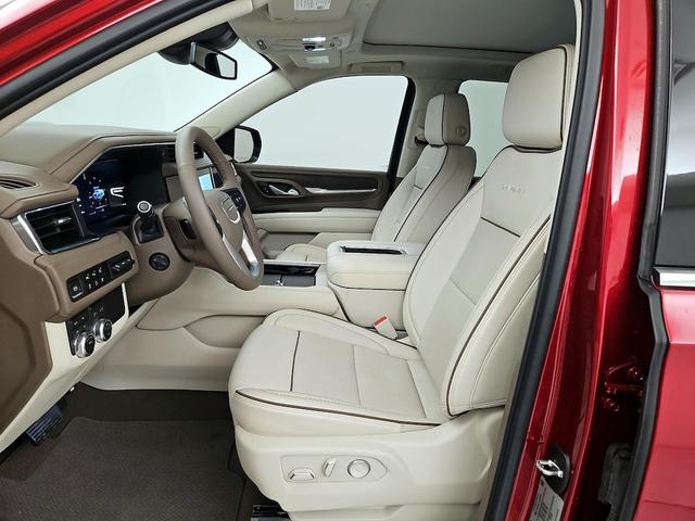 Photo of 2023 Red GMC Yukon