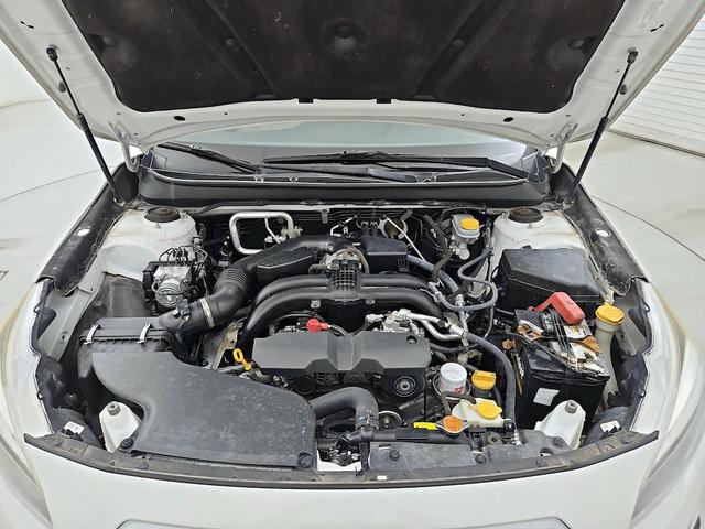 Photo of 2017 White Subaru Outback