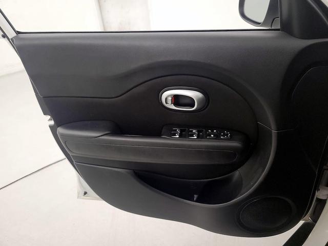 Photo of 2017 White Kia Soul