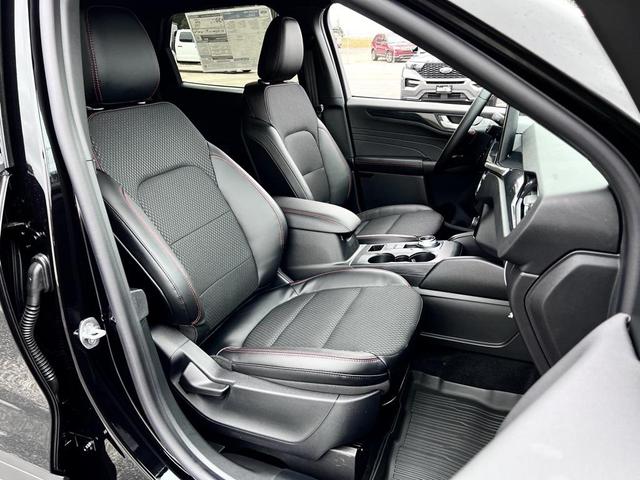 Photo of 2025 Agate Black Metallic Ford Escape