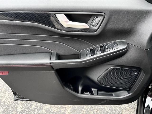 Photo of 2025 Agate Black Metallic Ford Escape