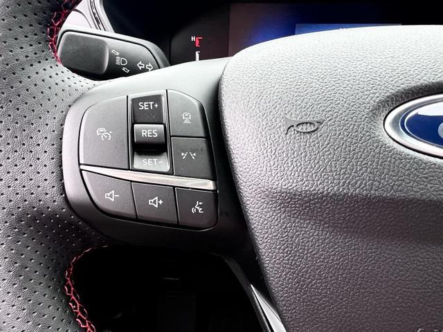 Photo of 2025 Agate Black Metallic Ford Escape