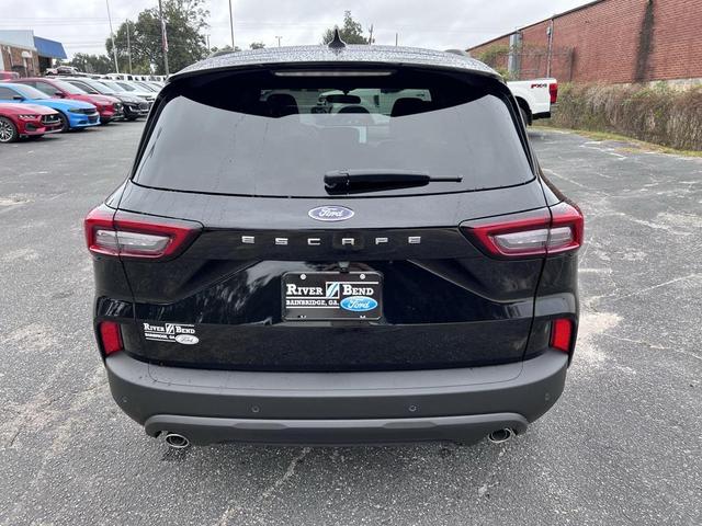 Photo of 2025 Agate Black Metallic Ford Escape