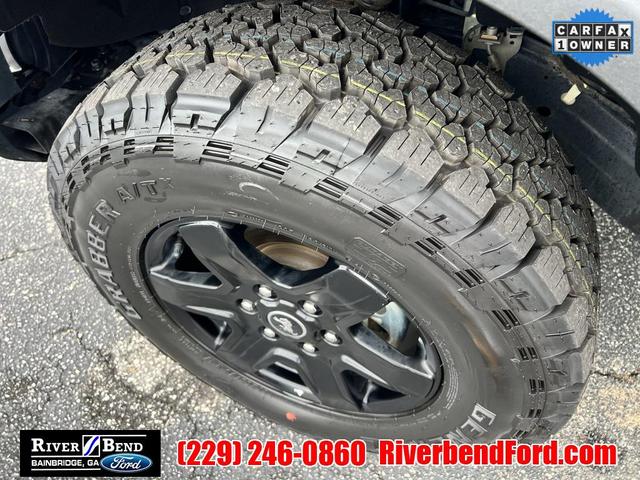 Photo of 2024 Gray Metallic Ford Bronco