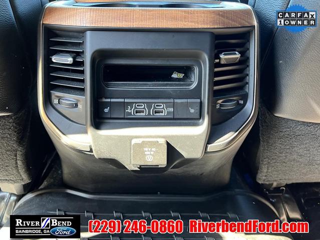Photo of 2019 Diamond Black Crystal Pearlcoat RAM 2500