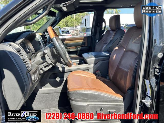 Photo of 2019 Diamond Black Crystal Pearlcoat RAM 2500