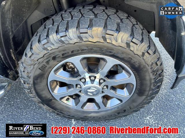 Photo of 2019 Diamond Black Crystal Pearlcoat RAM 2500