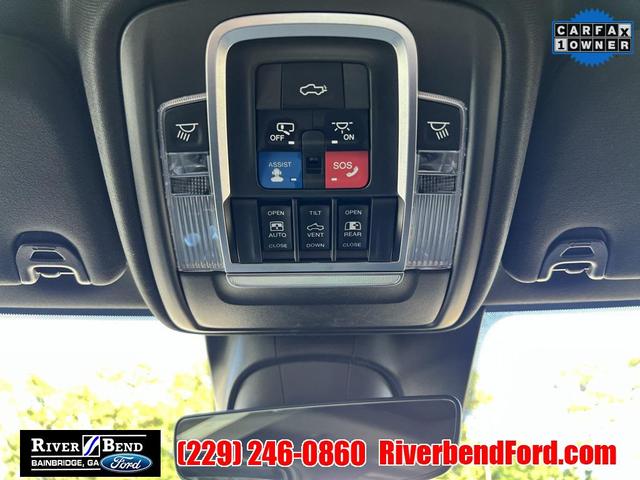Photo of 2019 Diamond Black Crystal Pearlcoat RAM 2500