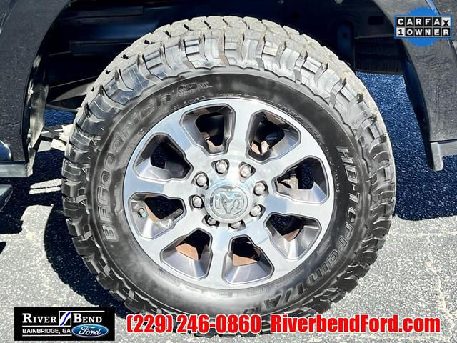 Photo of 2019 Diamond Black Crystal Pearlcoat RAM 2500
