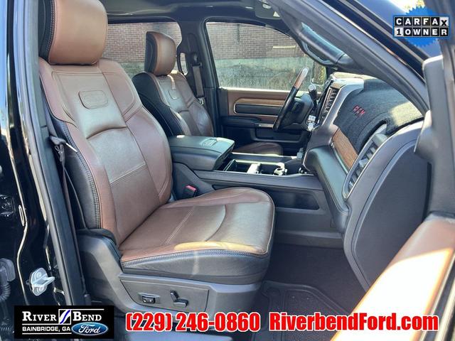 Photo of 2019 Diamond Black Crystal Pearlcoat RAM 2500